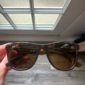 Ray-Ban Polarized 4184 Sunglasses